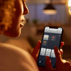 Philips Hue White E27 7W Filament ST72 550lm 11 Philips Hue White E27 7W Filament ST72 550lm -Lampen Welt 10005174 4