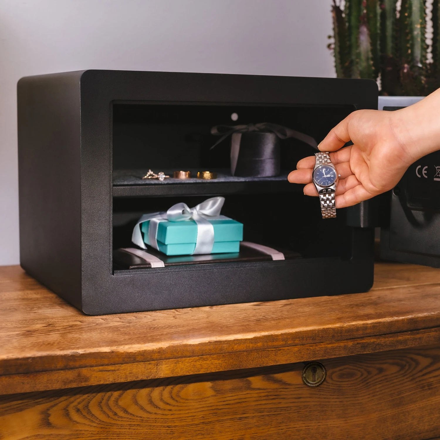 Yale Smart Safe Intelligenter Tresor Volumen 20,5l 2 Yale Smart Safe Intelligenter Tresor Volumen 20,5l – Bild 2