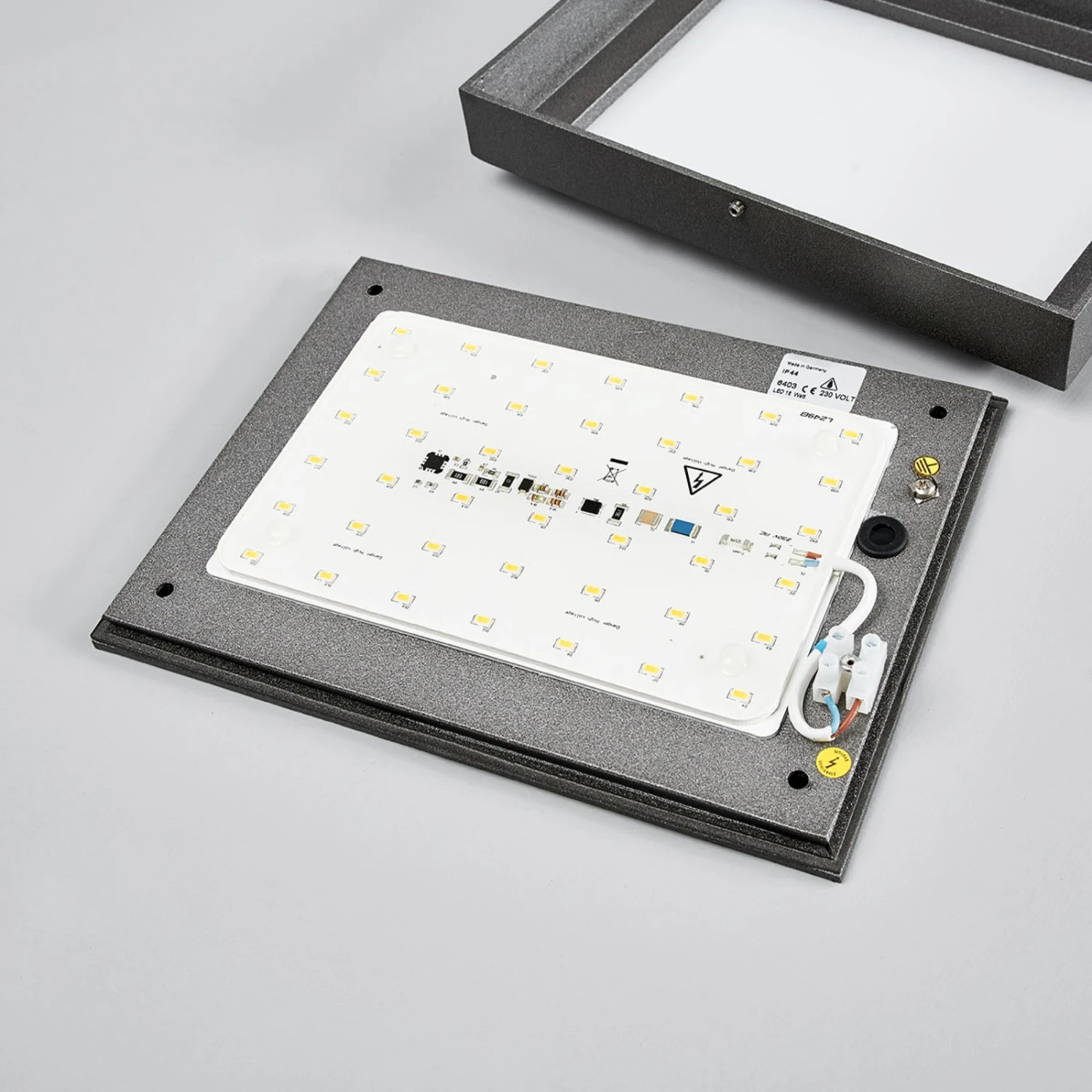 LED-Außenwandleuchte Kiran Mit Schlagfestem Schirm 9 LED-Außenwandleuchte Kiran Mit Schlagfestem Schirm – Bild 9