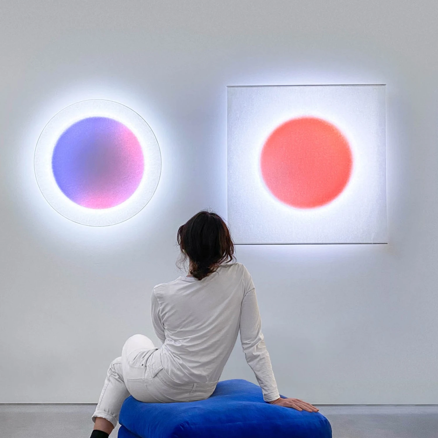 Ingo Maurer MOODMOON LED-Wandleuchte, RGBW, Eckig 2 Ingo Maurer MOODMOON LED-Wandleuchte, RGBW, Eckig – Bild 2