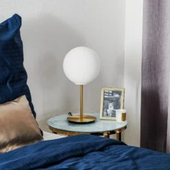 Audo TR Bulb Tischlampe 41cm Messing/opal Matt -Lampen Welt 6731031 2