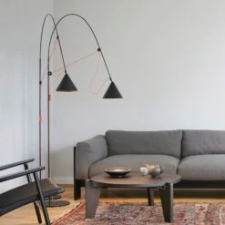 Midgard AYNO L Stehlampe Schwarz/orange 3.000K -Lampen Welt 6738041 3