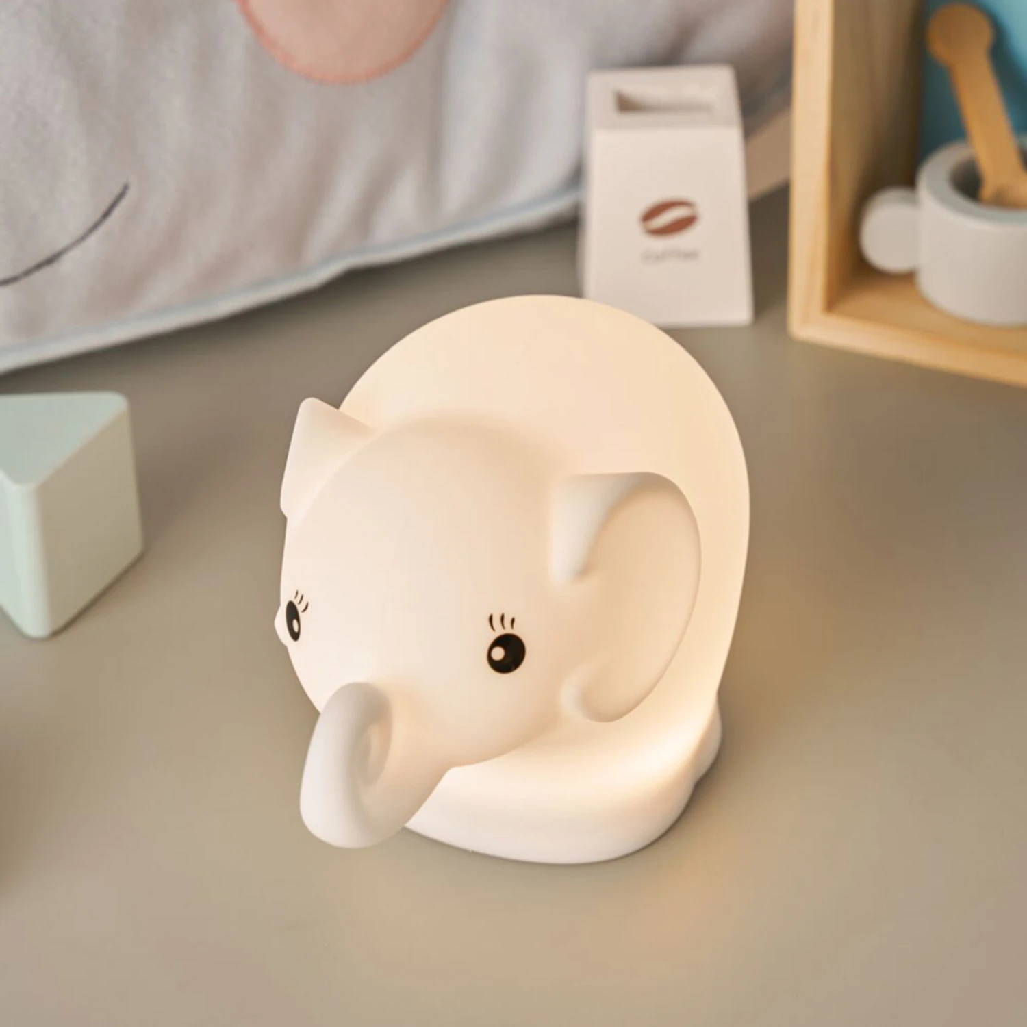 Pauleen Night Elephant LED-Nachtlicht, USB, RGBW 3 Pauleen Night Elephant LED-Nachtlicht, USB, RGBW – Bild 3