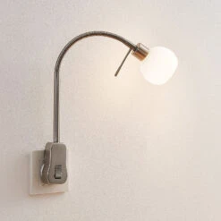Lindby Aeryn Steckdosenleuchte, Flexarm, Schalter -Lampen Welt 8032242 5