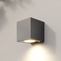 Arcchio Tassnim LED-Außenwandlampe Silber 1-fl.