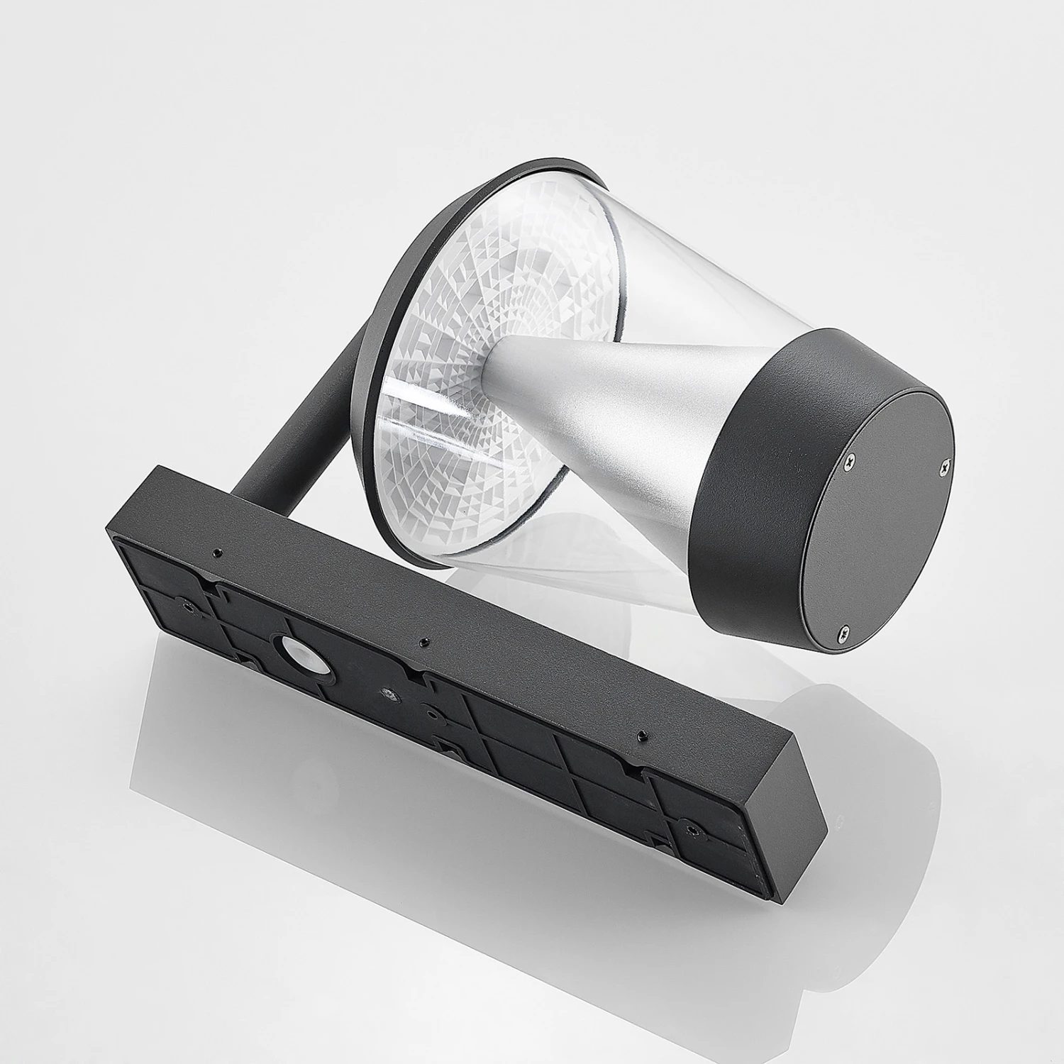 Lucande Tiany LED-Außenwandleuchte, Hängend 8 Lucande Tiany LED-Außenwandleuchte, Hängend – Bild 8