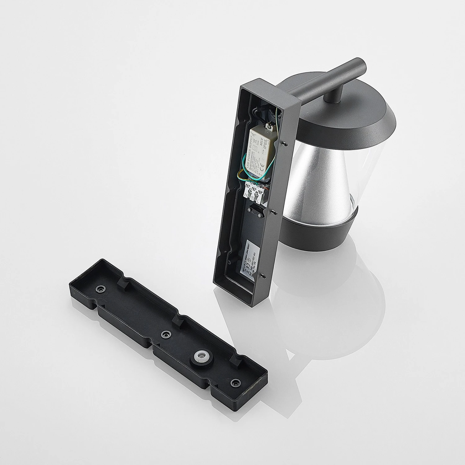 Lucande Tiany LED-Außenwandleuchte, Hängend 9 Lucande Tiany LED-Außenwandleuchte, Hängend – Bild 9