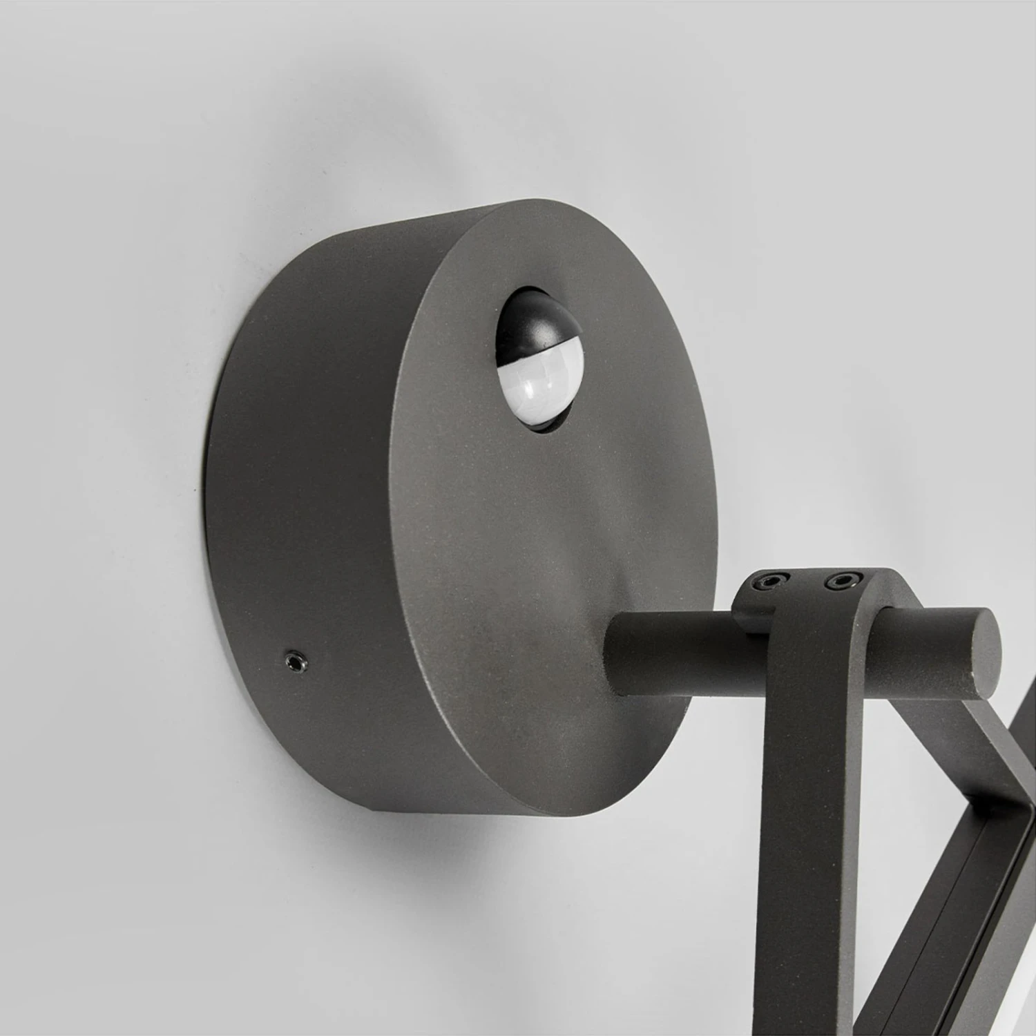 Lucande LED-Außenwandlampe Mirco M. Bewegungsmelder, Eckig 7 Lucande LED-Außenwandlampe Mirco M. Bewegungsmelder, Eckig – Bild 7