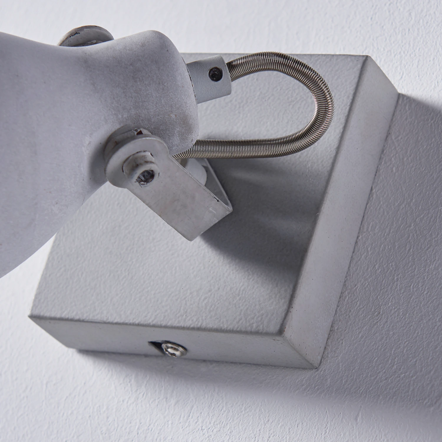 Grauer Spot Kadiga Aus Beton 4 Grauer Spot Kadiga Aus Beton – Bild 4